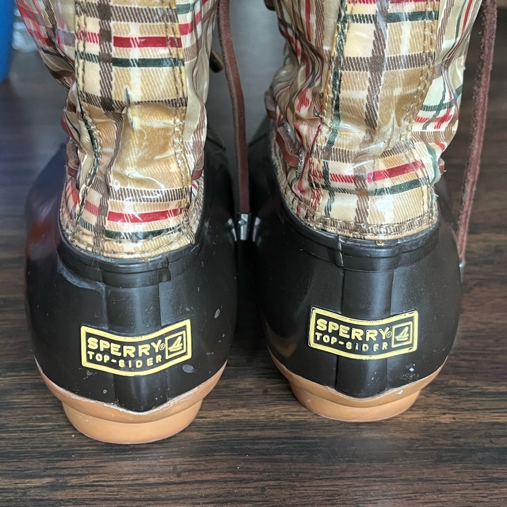 Women’s Burberry design Top-Sider Waterproof Boots Sz 7.5